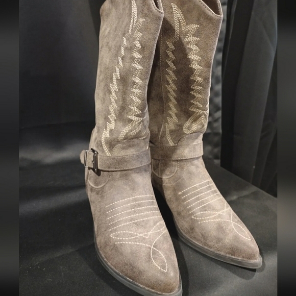 Soho Women's western Country  distressed Boots - Picture 3 of 6